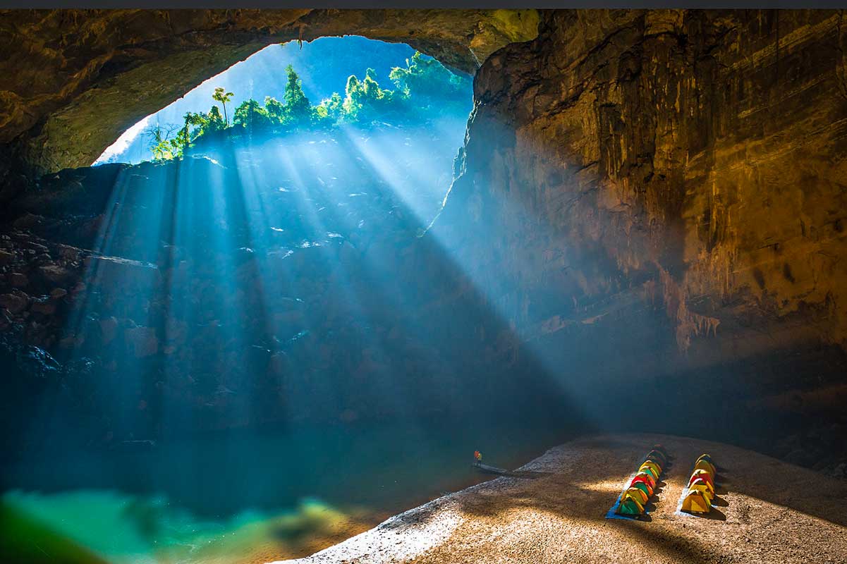 Phong Nha Trekking 2 Days Hang En Cave